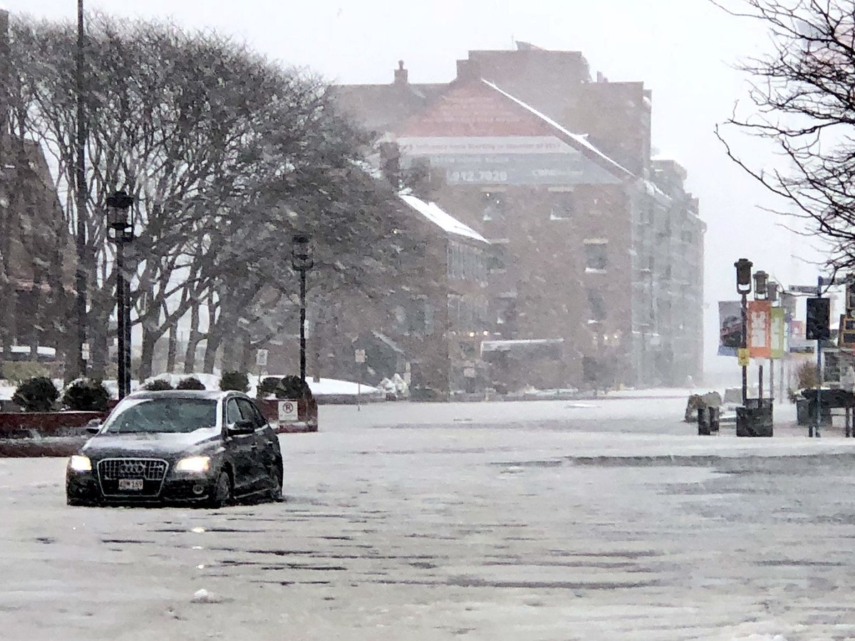 Major coastal flooding at Long Wharf all the way up to Atlantic Ave. (via @ItalianInBoston)   