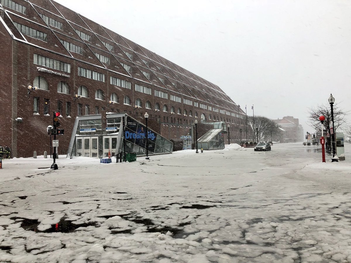 Major coastal flooding at Long Wharf all the way up to Atlantic Ave. (via @ItalianInBoston)   