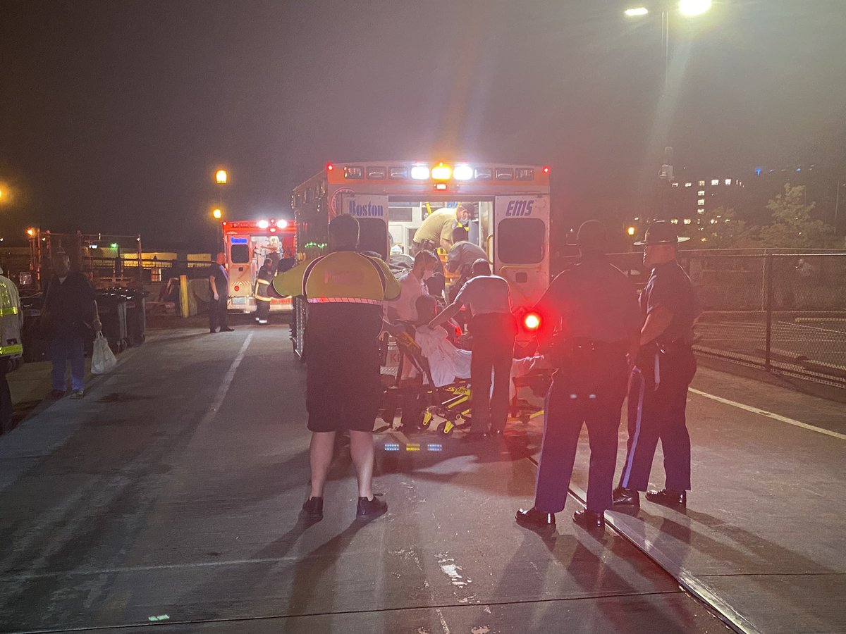 Multiple rescues underway for a boat accident in Boston Harbor. At least 5 people were in the water and were pulled out with varying injuries. @USCGNortheast and @BostonFire divers going to look for at least one missing victim