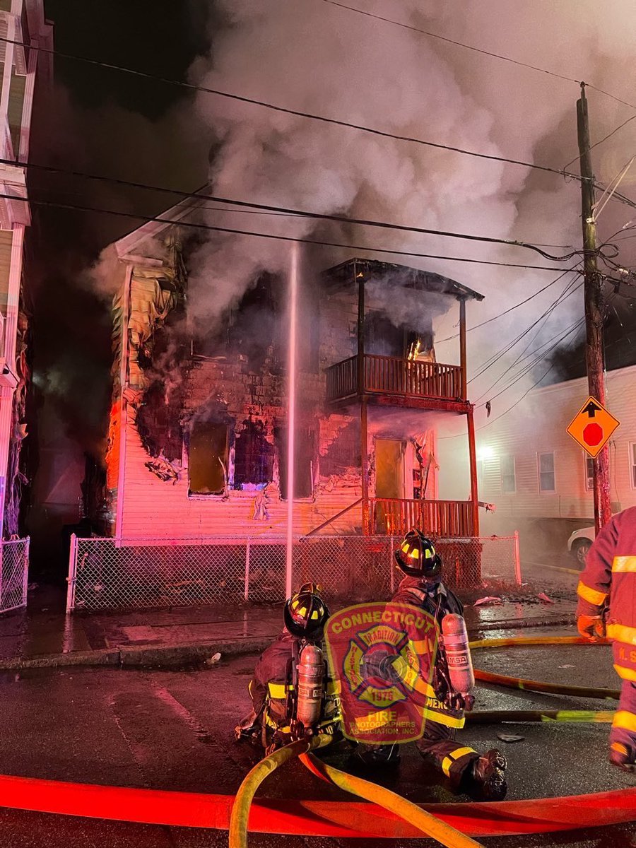 CFPA Massachusetts member Kevin White (@kdwfirephotos) on scene of a 3rd alarm Lawrence, MA. Fire in 2 multiple dwellings @LawrenceFire146  fire structurefire 3rdalarm lawrencema