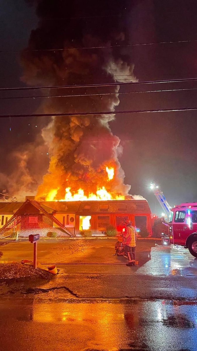 Crews are battling a fire at the Wind Tiki restaurant in Webster.  The deputy fire chief tells no one was inside when the fire broke out around 2 am.  The cause is under investigation