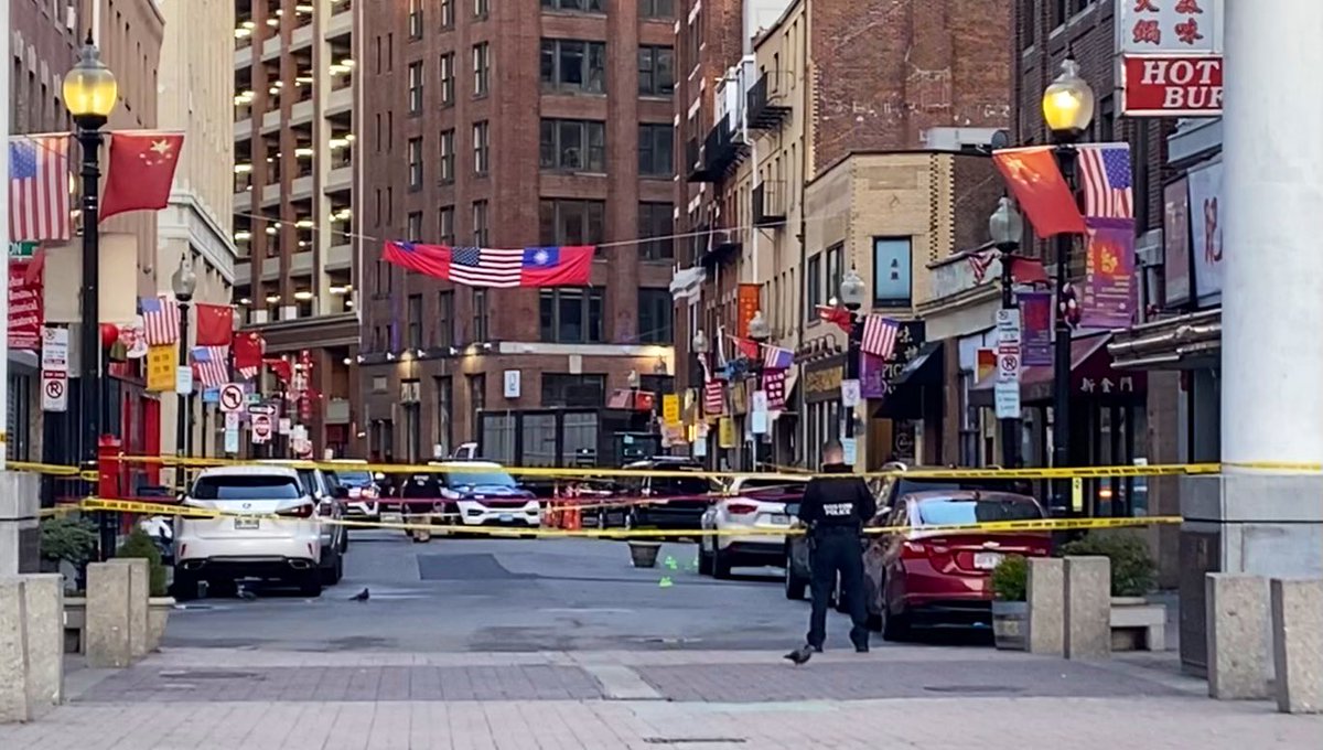 @bostonpolice investigating after two men in their early 30s were shot in Chinatown around 2:30 AM. Both being treated for life-threatening injuries.   3 suspects arrested after crashing car in Charlestown