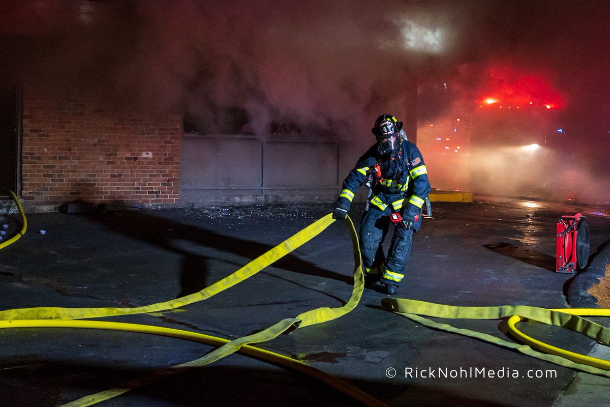 Few images from Wakefield MA 3rd Alarm tonight at 191 Albion St. the Pizza Express Restaurant. 