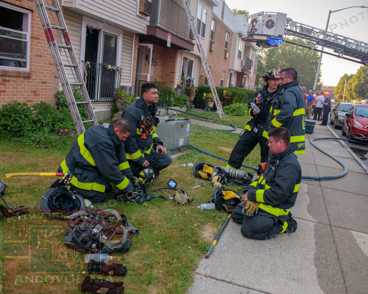 Lawrence 2nd alarm this evening at 40 White St, the Parkside West Apartments. Smoke showing from & fire in an apt on floor 1 w a victim removed. 2nd victim from floor 2 sheltered in place on the balcony w FD/EMS personnel until she could be safely removed. Both transported to LGH