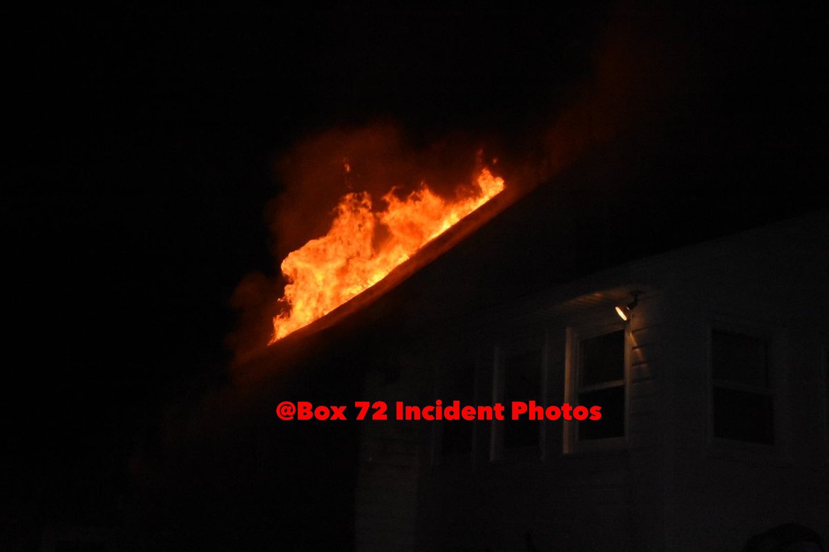 DRACUT MA- 3RD ALARM- 362 Arlington St- Defensive Posture on a 2 story dwelling