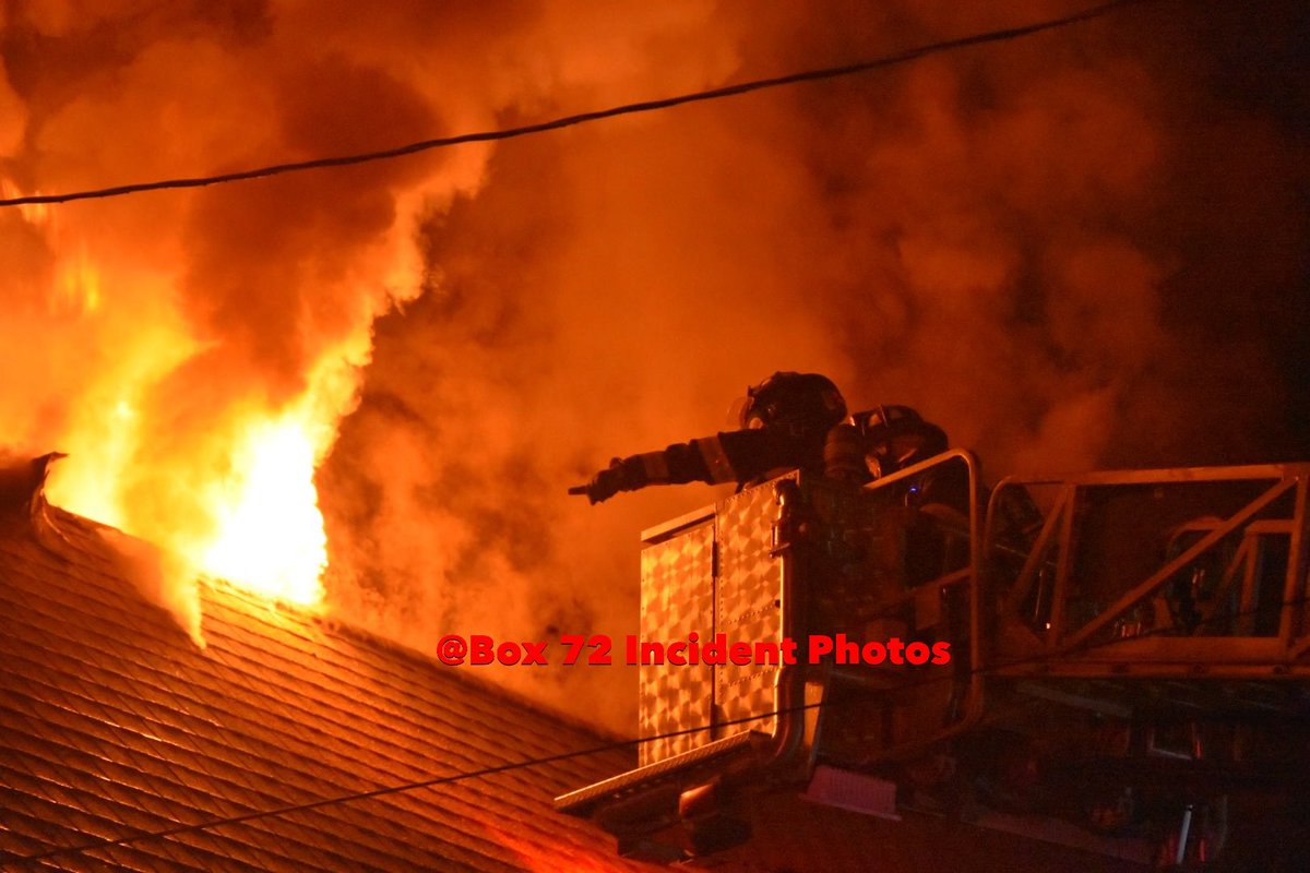 DRACUT MA- 3RD ALARM- 362 Arlington St- Defensive Posture on a 2 story dwelling