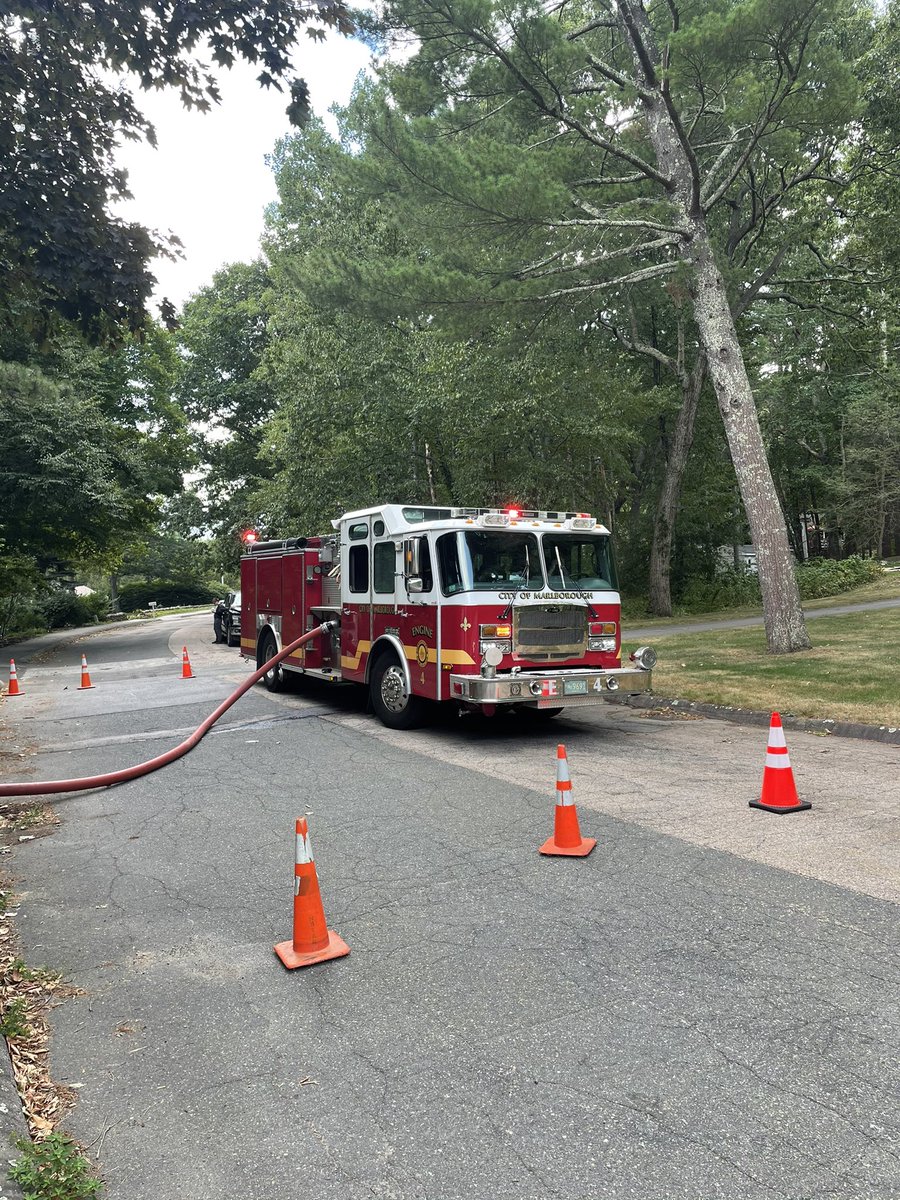 Back on scene for the 2nd day in Marlborough, Concord Rd for the brush fire. Crews continuing to work hard in the heat. Marlborough has their spare Engines pumping at Concord Rd and Turner Ridge Rd