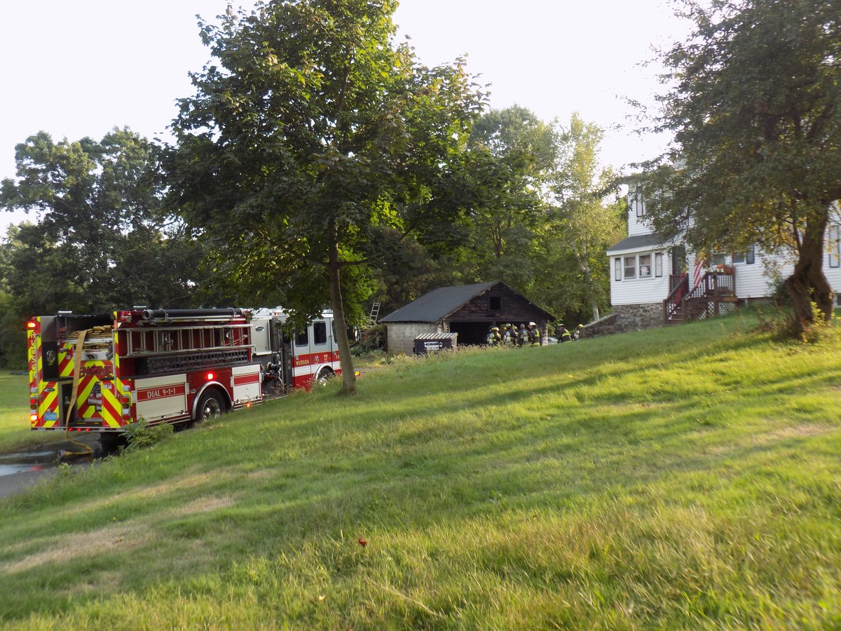 Yesterday at around 16:30, Hudson firefighters responded to a structure fire at 125 Forrest Ave. On arrival crews had a well involved detached 2 car garage in the rear. Crews quickly stretched a line and knocked the fire down before it could spread. There are no reported injuries