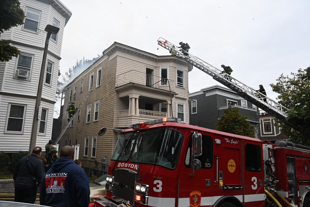 @BostonFire working a 6th alarm fire on Peverell St. At this time command is reporting the heavy fire is knocked down