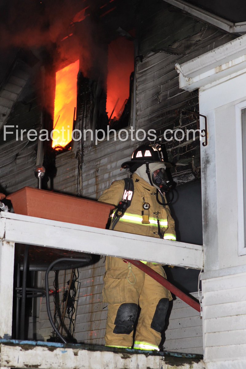 Brimfield Ma 3 alarm fire on Little Alum pond. Multiple mutual aid to the scene and coverage. One victim removed to an ambulance