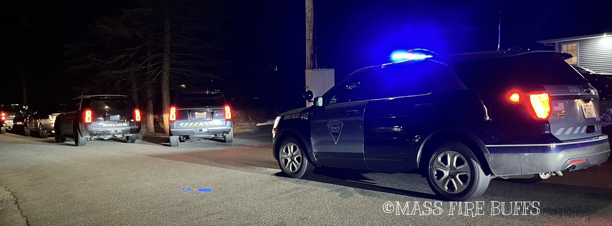 Swat responds for a possible shooting turned into a barricaded subject  no one shot multi dep response from msp rowley ipswitch topsfield  boxford west NEWBURY Georgetown haverhill