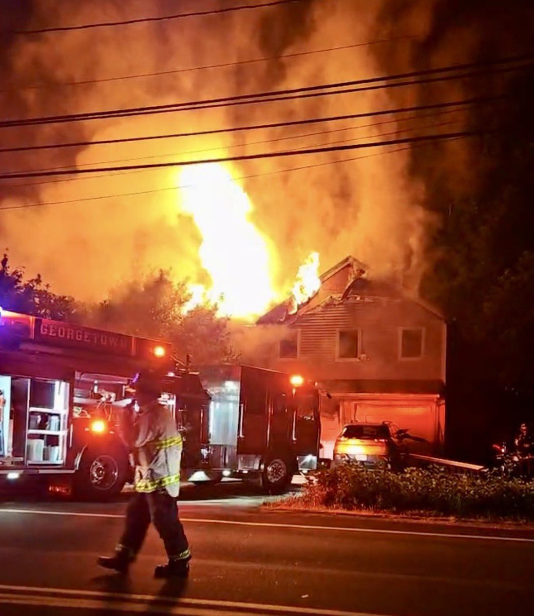 3rd alarm Georgetown Ma, victim rescued from second 2nd floor, command ordering all companies to evacuate fire building