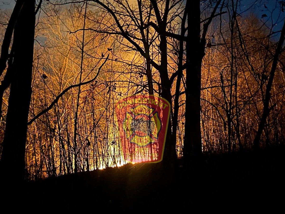 CFPA Massachusetts member Julian Tague (@857FirePhotos) is on the scene of a large brush fire in Worcester, MA