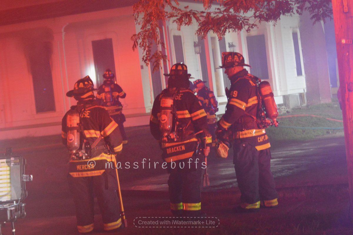 Reading working a 3rd alarm with heavy fire in a 2.5 Sty WDFRM