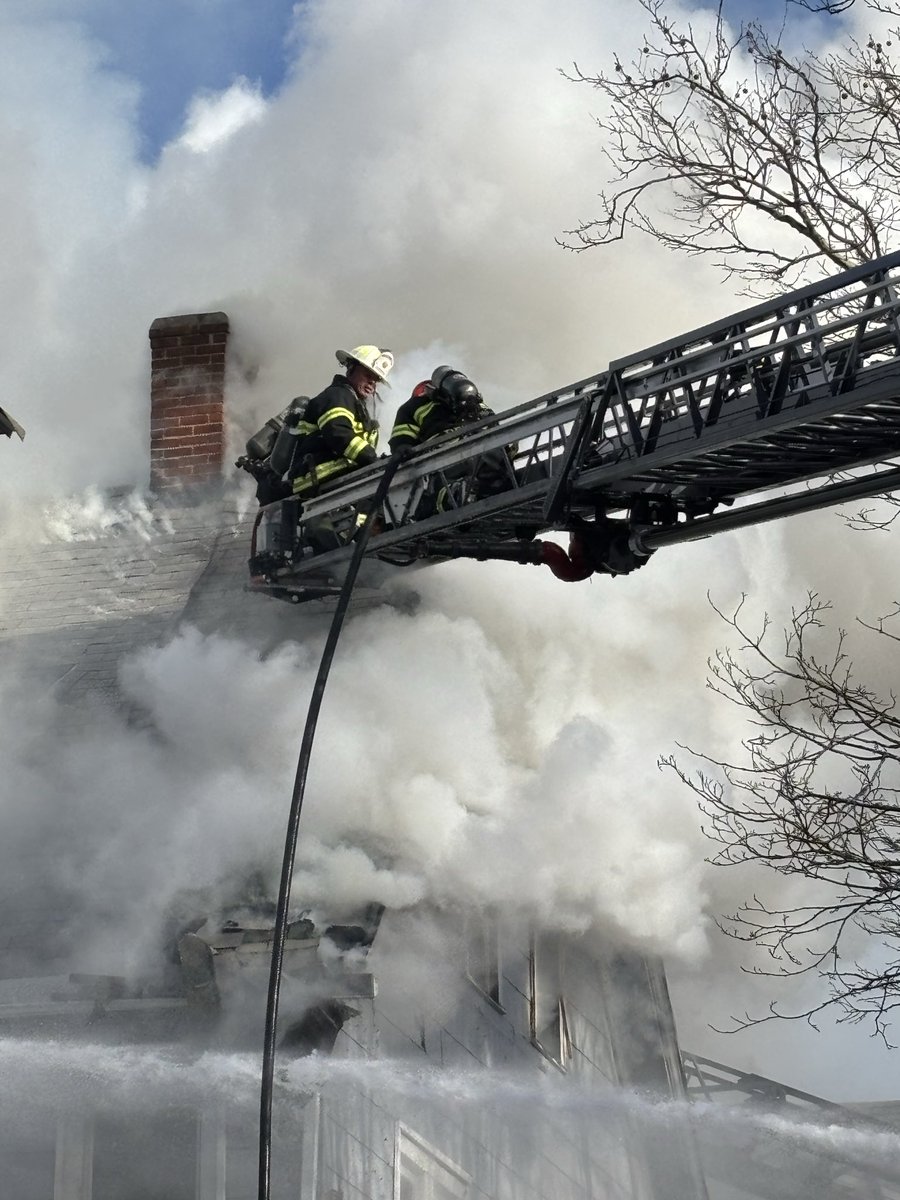 22 Achshnet Ave.  3 alarm fire. There are no reported injuries structure was under renovation and unoccupied.  Springfield Arson And Bomb Squad is investigating
