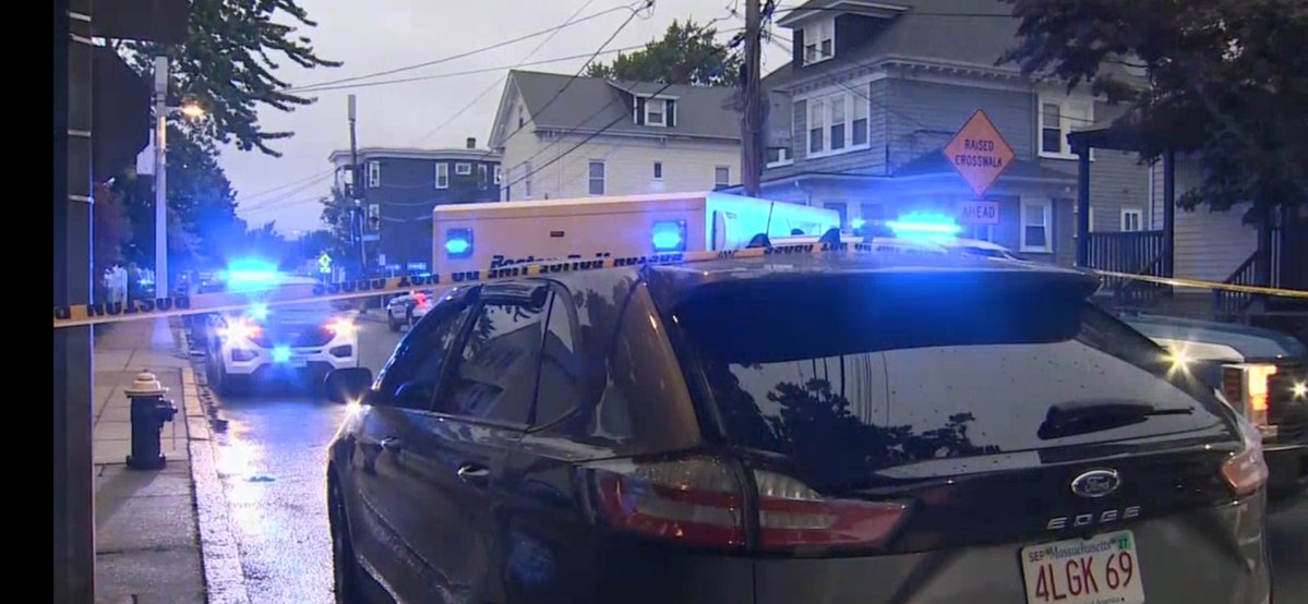 Dorchester Death: Boston Police responded to Seldon St tonight where EMS pronounced an adult male dead…no word on any arrests 