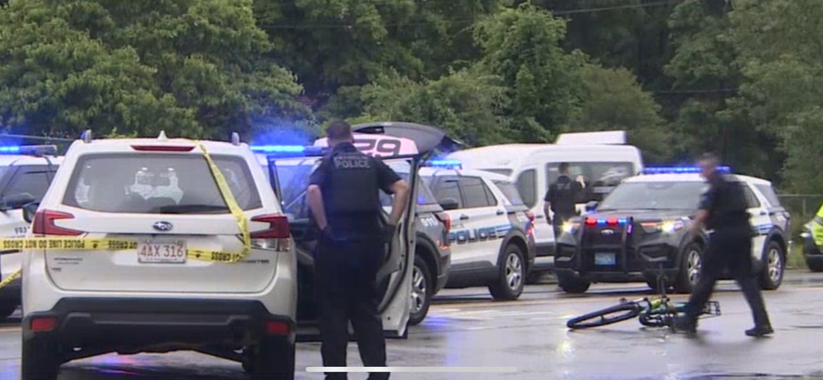 Franklin Police confirm 15 year old boy who was riding his bike on King St by 495 this afternoon has died after being hit by a car…driver remained on scene and is cooperating with police